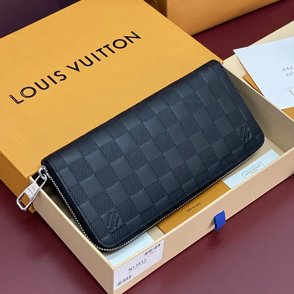 プレゼント最適 ルイヴィトン ジッピー・ウォレット ヴェルティカル vuj82806