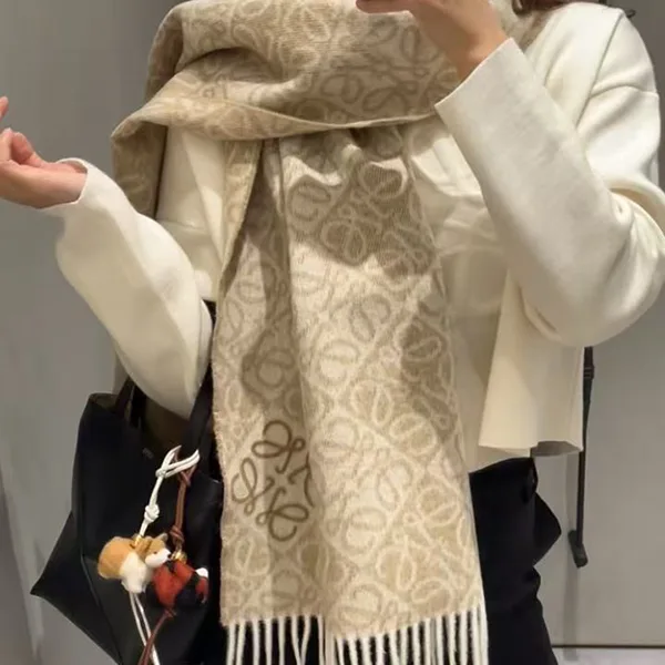 ロエベ マフラー パチモン f811ss1x0