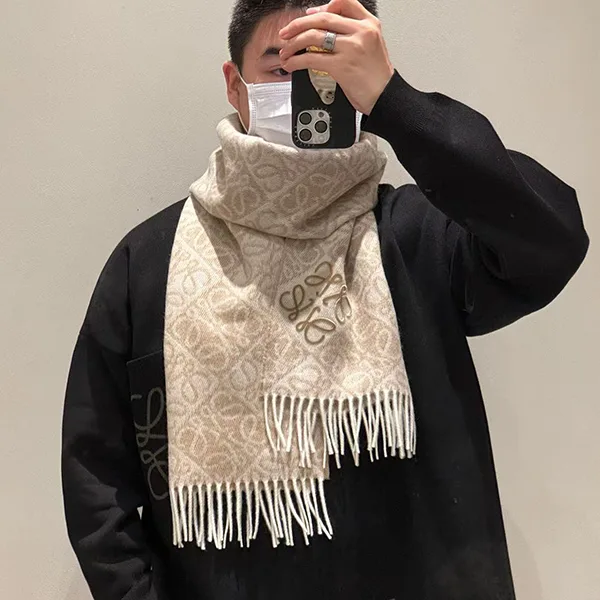 ロエベ マフラー パチモン f811ss1x0
