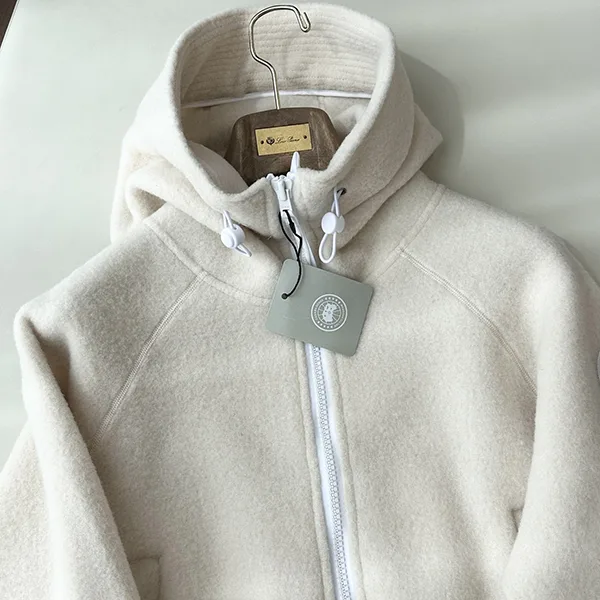 カナダグース コピー■Bomber Kind Fleece■ブラックラベル 2色 Car67393