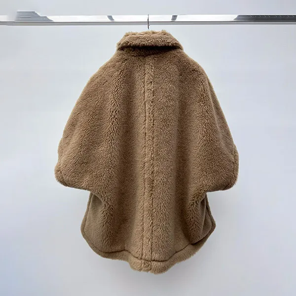マックスマーラ TEBE テディベア もこもこ ケープ ポンチョ 偽物 47361942