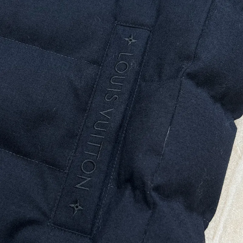 n級 おすすめ ルイヴィトン n級品 ウールシルク ライトダウンブルゾン 1AIHU2