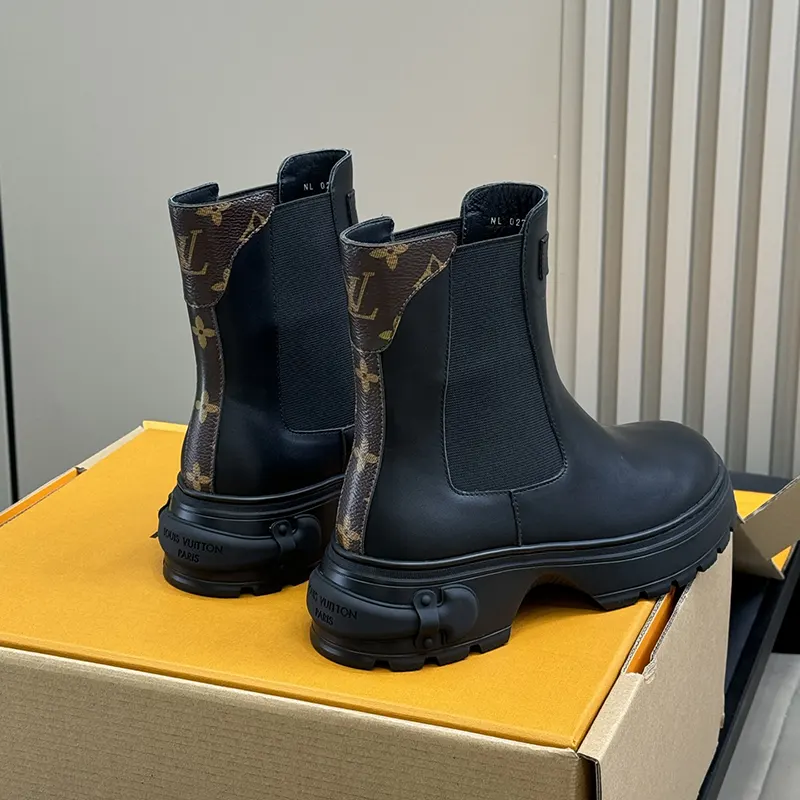 激安価格!ルイヴィトン n級品 スクワッド チェルシー アンクルブーツ 1AICWR