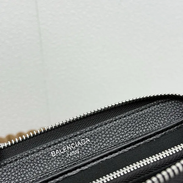 大人気!バレンシアガ シンプル 偽物 キャッシュコンチネンタル 長財布 baa08737