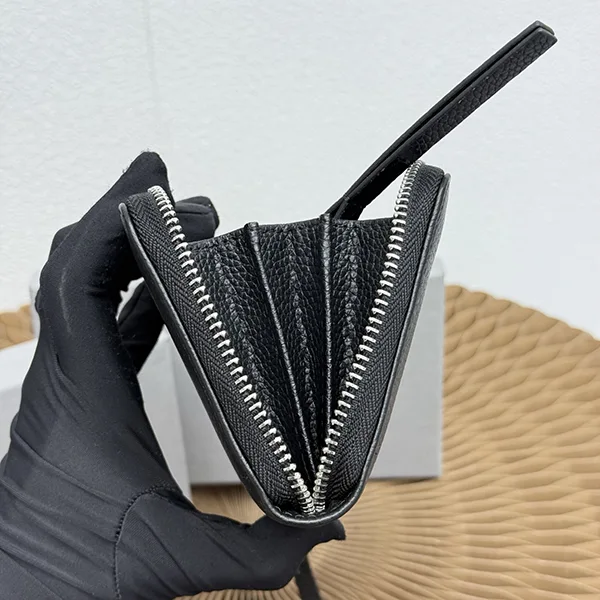 大人気!バレンシアガ シンプル 偽物 キャッシュコンチネンタル 長財布 baa08737