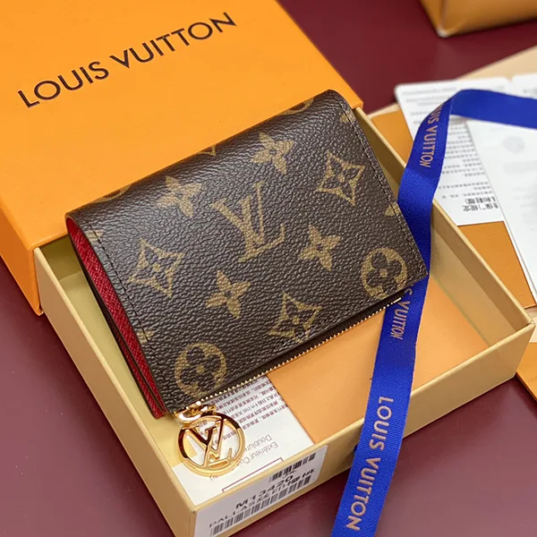 高品質【モノグラム】ルイヴィトン LV × TM リサ・ウォレット コピー M13420