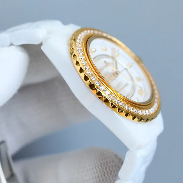 シャネル J12 N級品 ホワイト 38MM キャリバー shy32758