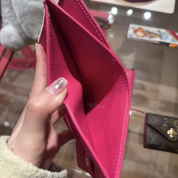 【大人気♪】ルイヴィトン ポルトフォイユ リサ ミニ財布 コピー M26518