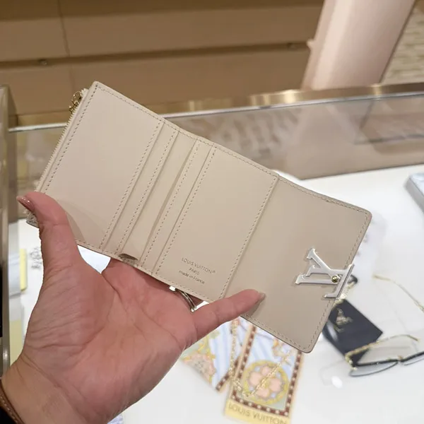 【大人可愛い♪】ルイヴィトン ポルトフォイユ・カプシーヌ XS 偽物 M26705