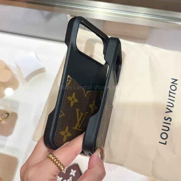 【モノグラム♪】ルイヴィトン iPhoneケース コピー 17 PRO MAX/17 PRO M26892
