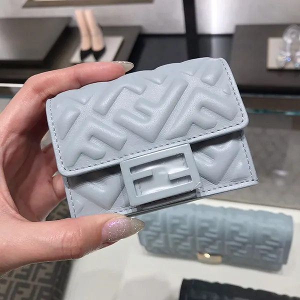 【可愛い♡】★フェンディ コピー★ バゲット マイクロ 三つ折り財布 8M0395A