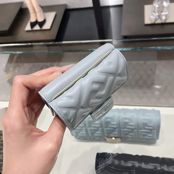 【可愛い♡】★フェンディ コピー★ バゲット マイクロ 三つ折り財布 8M0395A