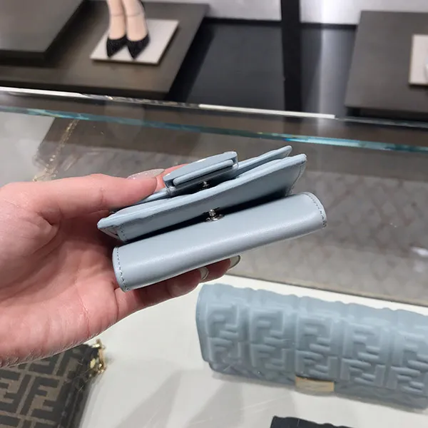 【可愛い♡】★フェンディ コピー★ バゲット マイクロ 三つ折り財布 8M0395A