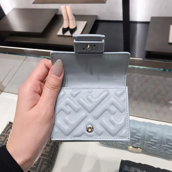 【可愛い♡】★フェンディ コピー★ バゲット マイクロ 三つ折り財布 8M0395A