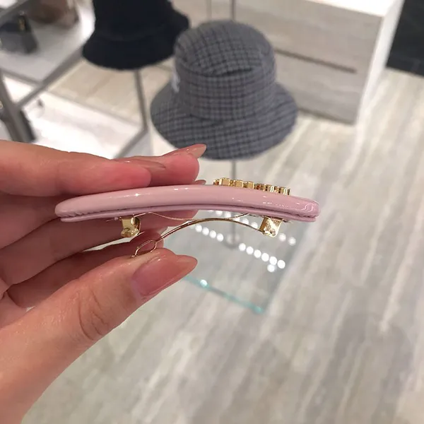 【定番人気♡】★ミュウミュウ スーパーコピー★パテントレザー ヘアクリップ 5IF092069