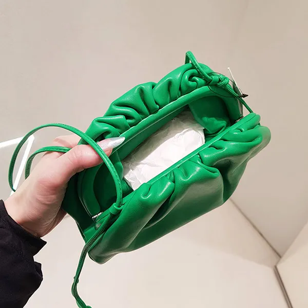 ★ボッテガヴェネタ コピー★ミニ ポーチ パラキート 585852V