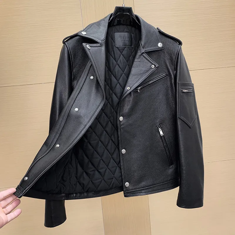 最新でオシャレ プラダ バイカー レザー ジャケット コピー商品 puv84232
