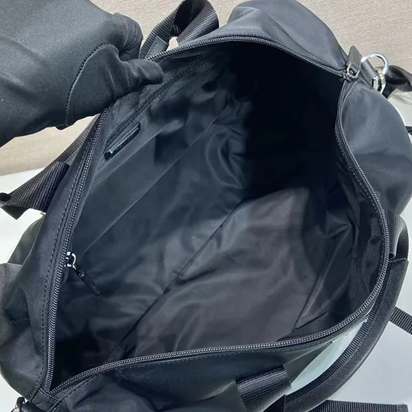 プラダ◆Re-Nylon×サフィアーノ コピー レザー ダッフルバッグ_ 2VC015973