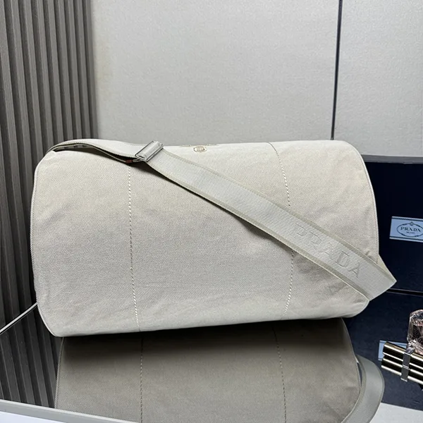 お洒落 洗練 プラダ リネンブレンド ダッフルバッグ コピー 2VC0512CX9