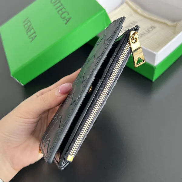 高品質 ボッテガヴェネタ レプリカ ソルスティス ミディアム 二つ折りウォレット 806078V4R41 bov77189