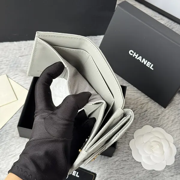 シャネル コンパクト 財布 スーパーコピー 三つ折り shh44651