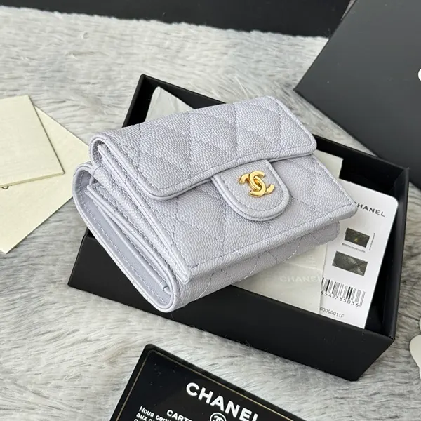 n級品 おすすめ シャネル コンパクト 財布 偽物 三つ折り sha95091
