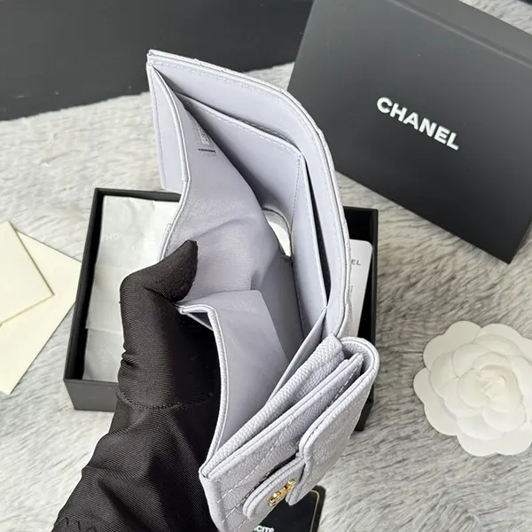 n級品 おすすめ シャネル コンパクト 財布 偽物 三つ折り sha95091