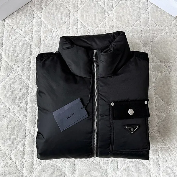 【大特価】プラダ Re-Nylon down jacket コピー ダウンジャケット puk60821