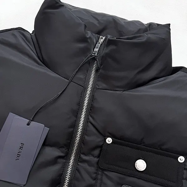 【大特価】プラダ Re-Nylon down jacket コピー ダウンジャケット puk60821