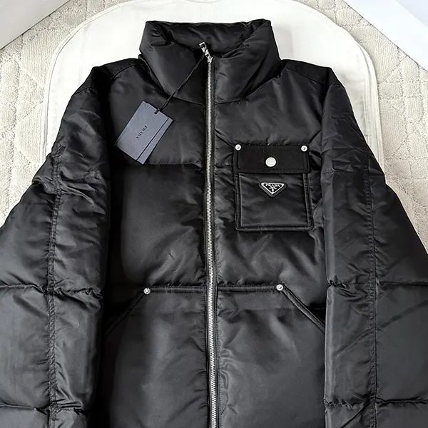 【大特価】プラダ Re-Nylon down jacket コピー ダウンジャケット puk60821