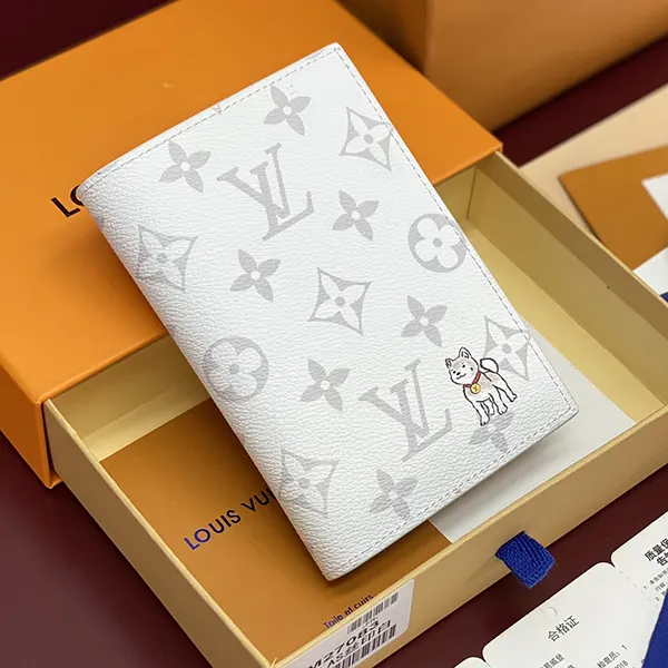 素敵な ルイヴィトン パスポートカバー n級品 M27083