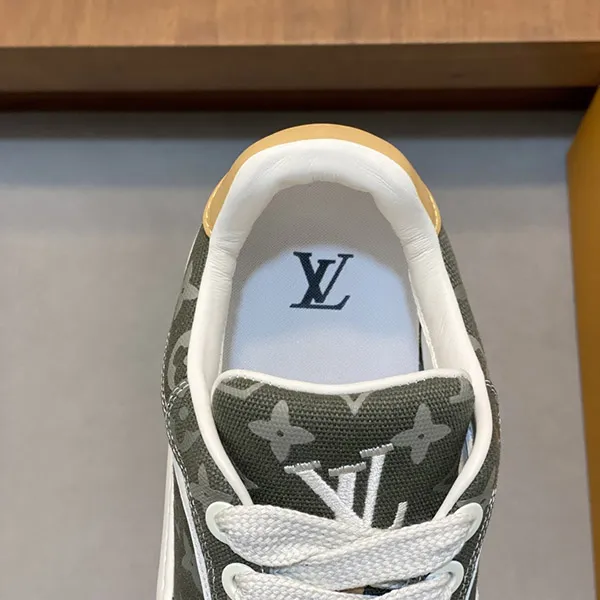 【スクエアフォルムが際立つ一足♪】ルイヴィトンコピー LV ティルテッド スニーカー 1AJAM7
