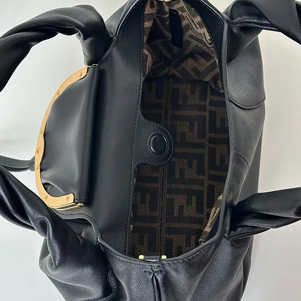 フェンディコピー 25FW SPY ブラックカーフレザー スパイバッグ*スモール 8BR838A