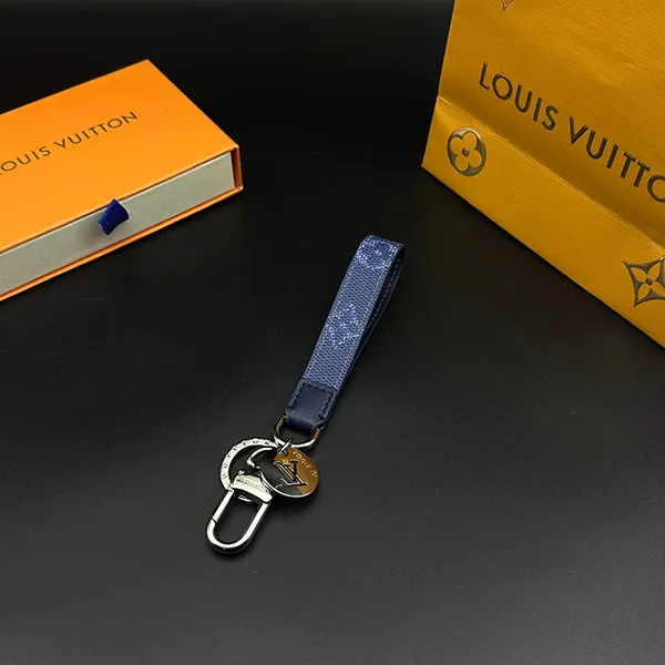 人気☆【ルイヴィトンコピー】バッグチャーム・LV スリム ドラゴンヌ M03352