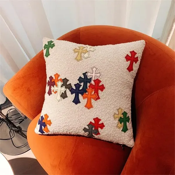 お部屋に高級感をプラス クロムハーツ クッション Kuy40729