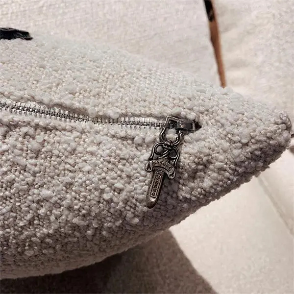 お部屋に高級感をプラス クロムハーツ クッション Kuy40729