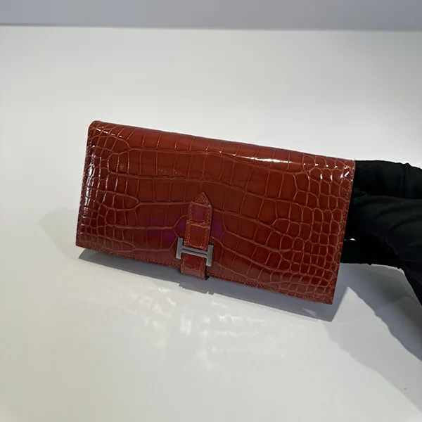 お洒落 エルメス ベアンスフレ コピー アリゲーター シルバー金具 長財布 eru84219