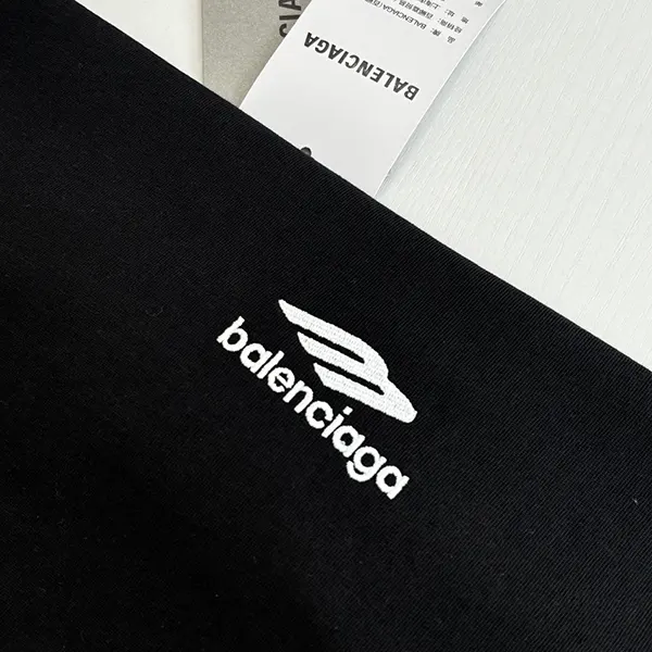 ギフトに最適 バレンシアガ n級品 3B SPORTS ICON SKI ロゴ刺繍Tシャツ bak83266