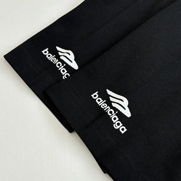ギフトに最適 バレンシアガ n級品 3B SPORTS ICON SKI ロゴ刺繍Tシャツ bak83266