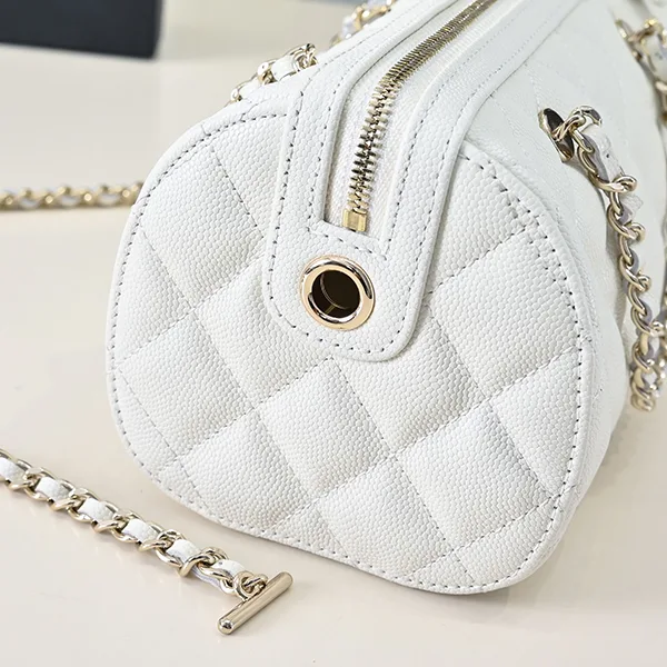 【丸いフォルムがおしゃれ♪】シャネル 25K ボーリングバッグ コピー AP4474B10583