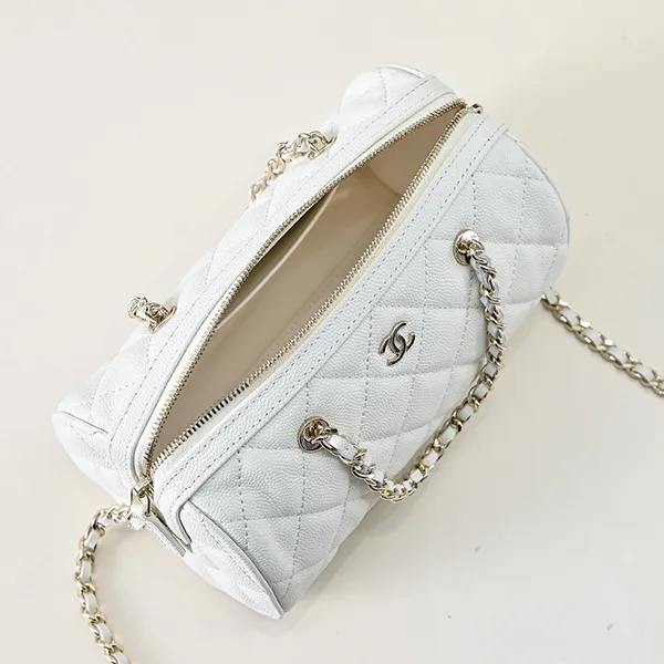 【丸いフォルムがおしゃれ♪】シャネル 25K ボーリングバッグ コピー AP4474B10583