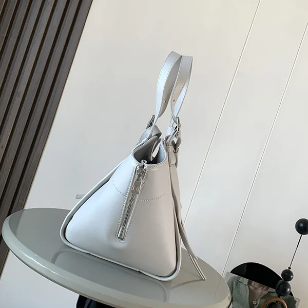 ロエベ ハンモック フリップ バッグ スーパーコピー low07975