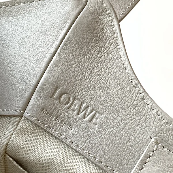 ロエベ ハンモック フリップ バッグ スーパーコピー low07975