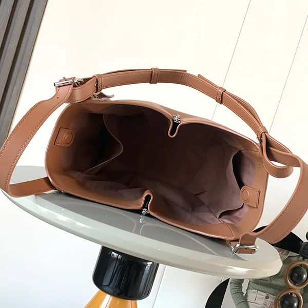 ロエベ ハンモック フリップ バッグ コピー カーフ A538HHBX
