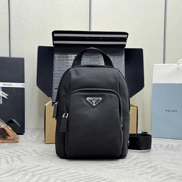 プラダ Re-Nylon xサフィアーノレザー バックパック コピー 2VZ116