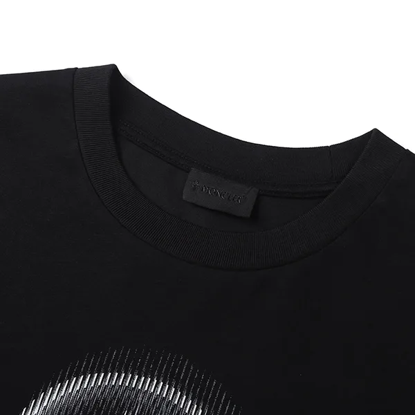 モンクレール コピー グラフィックエフェクトロゴTシャツ 8C000048