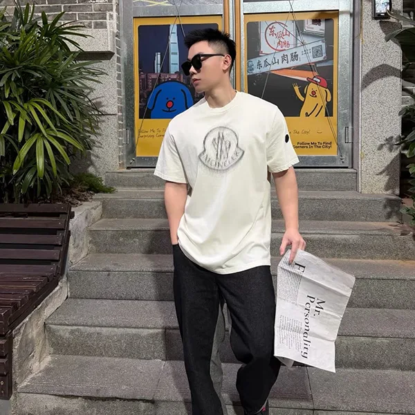 モンクレール ロゴパッチ コットン Tシャツ スーパーコピー K10918C0