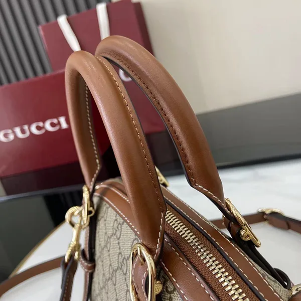 グッチ GGエンブレム スモール トップハンドルバッグ コピー 茶 839005