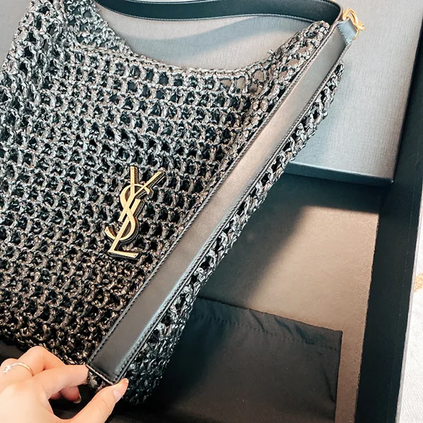 【お洒落☆】サンローラン YSL スーパーコピー カサンドラ ショルダーバック ラフィア ロゴ入 2色 Sak96370