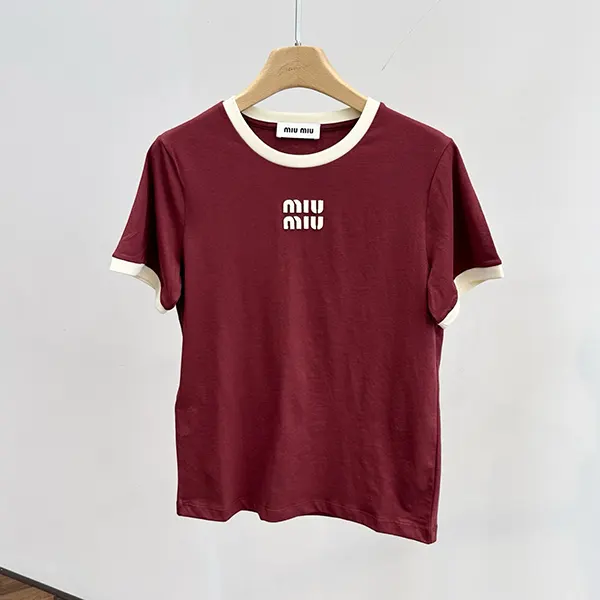 【使い勝手抜群】ミュウミュウ ロゴディテール クルーネック Tシャツ mya21321